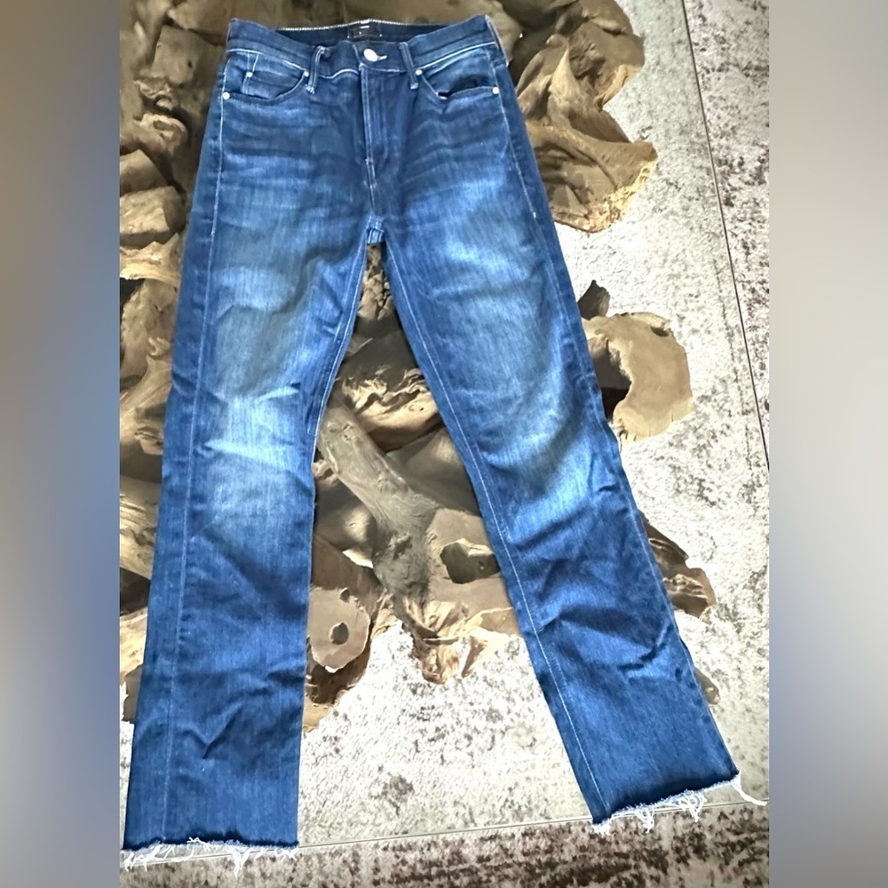 MOTHER Mid Rise Dazzler Crop Fray Jeans “Squeeze It” NWOT— 25, Signature Fit - Picture 7 of 16